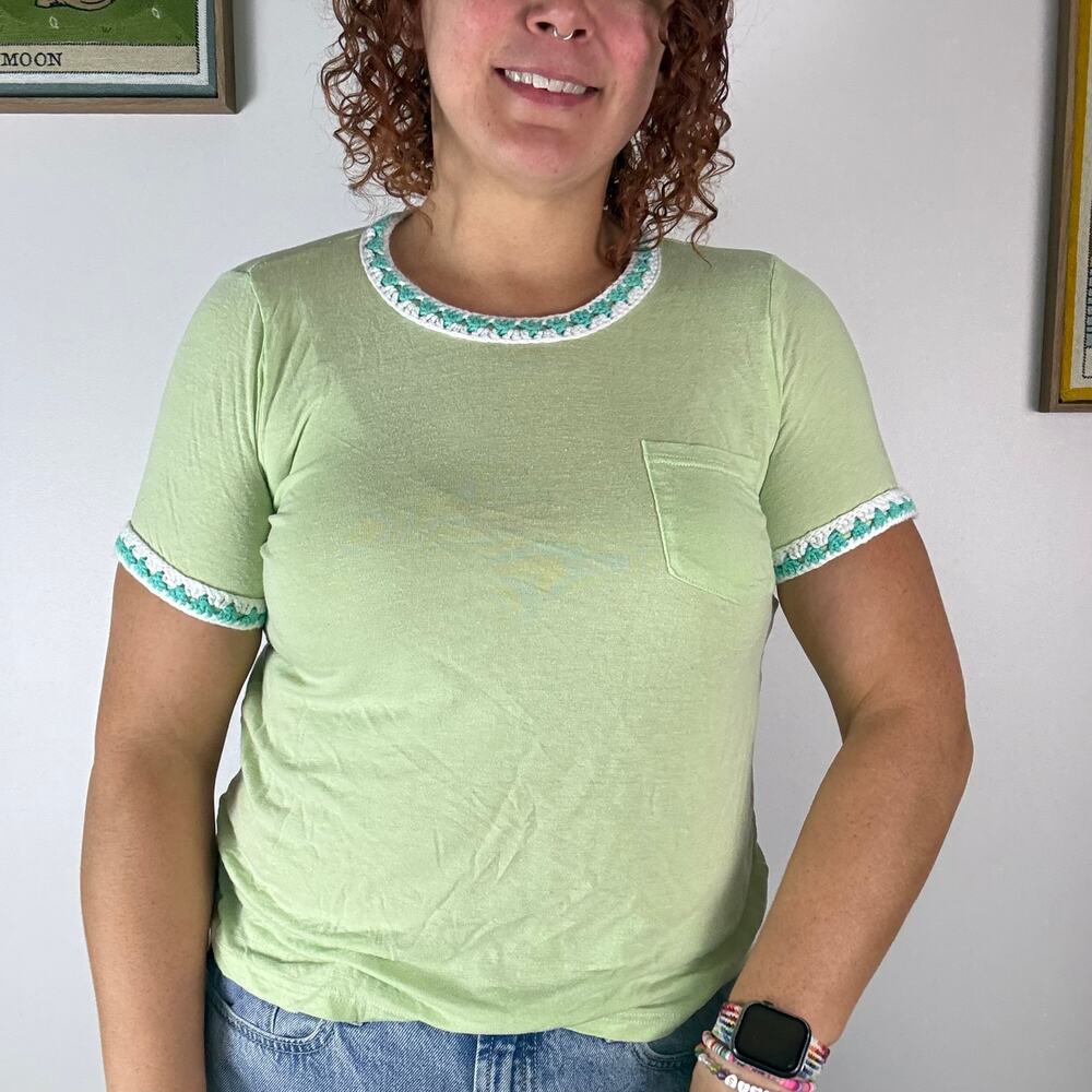 Joseph A. Qu'est-ce que c'est silk? mint green tee shirt size Medium